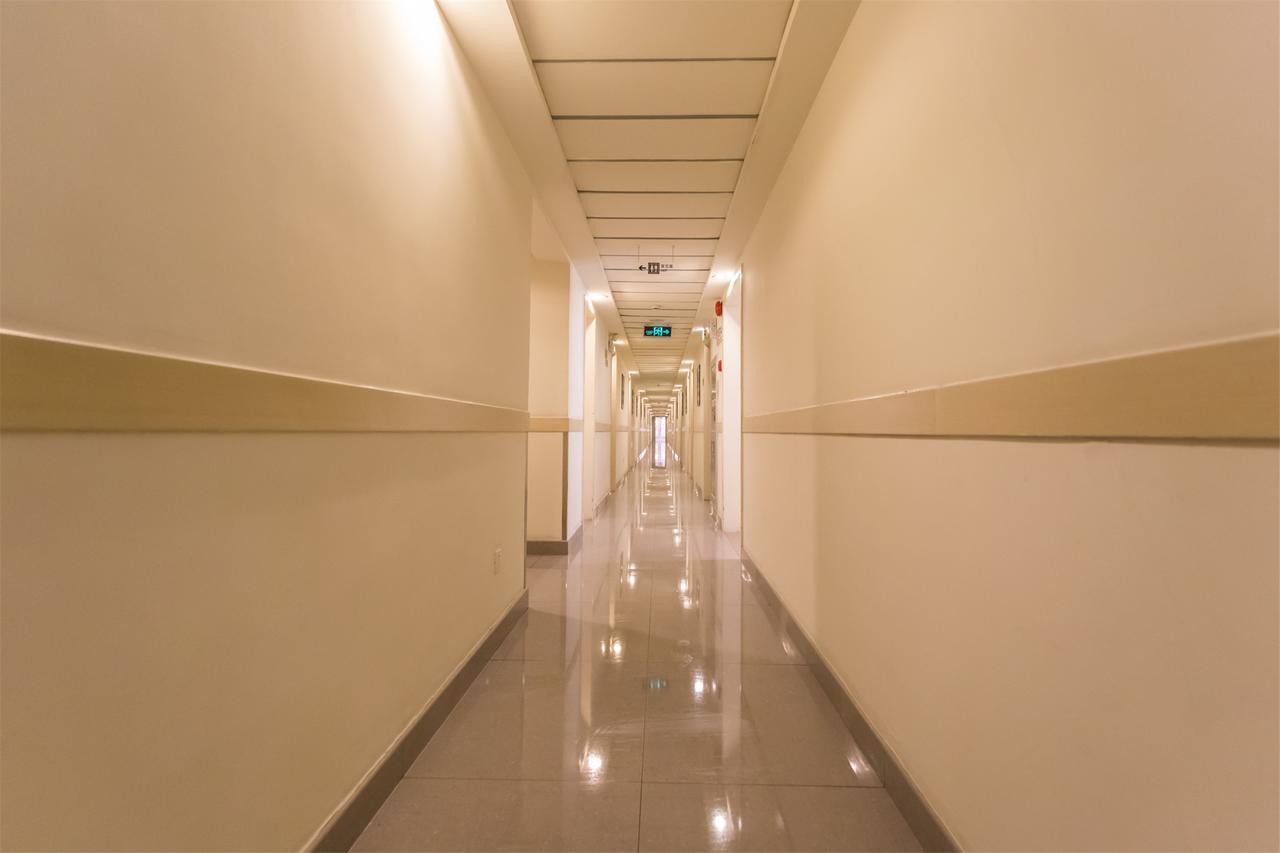 锦江之星呼和浩特大召附属医院地铁站酒店 外观 照片